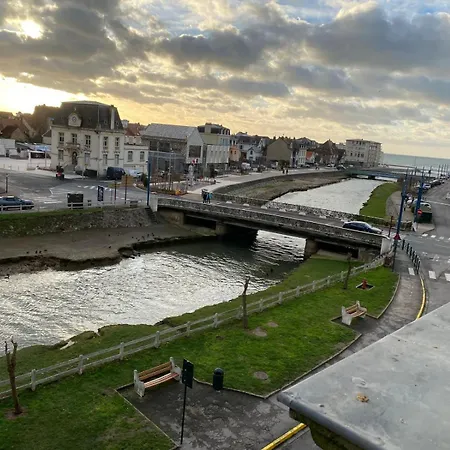 Vue Dégagée Sur Le , à 100m De La Et Du Centre Ville, Exposition Sud *