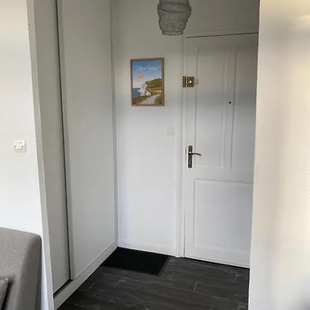 Vue Dégagée Sur Le , à 100m De La Et Du Centre Ville, Exposition Sud *