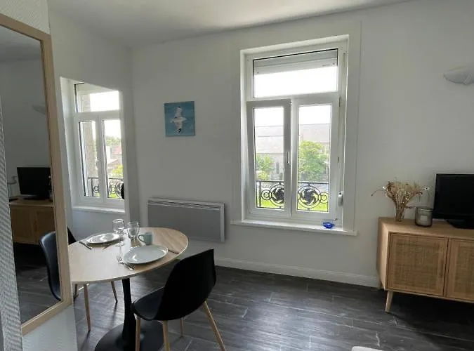 Appartement Vue Dégagée Sur Le , à 100m De La Et Du Centre Ville, Exposition Sud *