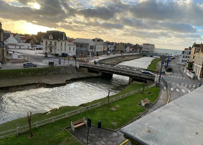 Vue Dégagée Sur Le , à 100m De La Et Du Centre Ville, Exposition Sud *